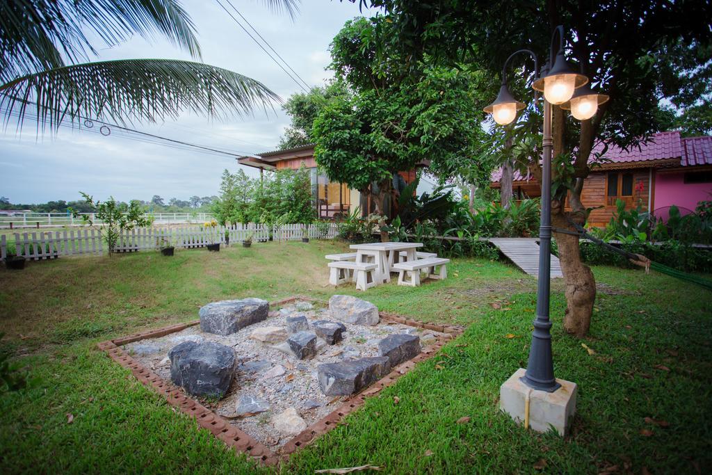 Romyen House Hotel Ban Nong Nam Khan Bagian luar foto