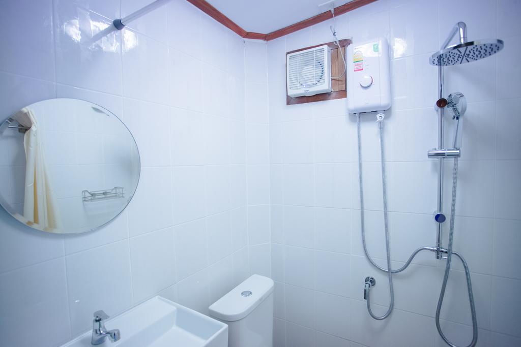 Romyen House Hotel Ban Nong Nam Khan Bagian luar foto